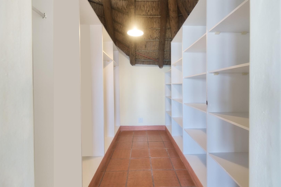 5 Bedroom Property for Sale in De Kelders Western Cape